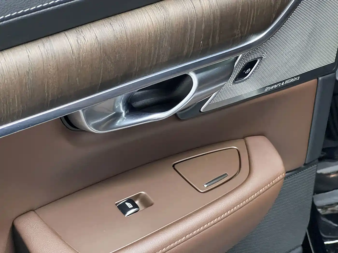 Фото 37 - Volvo S90