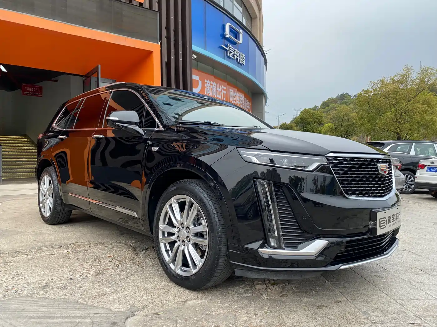 CADILLAC XT6