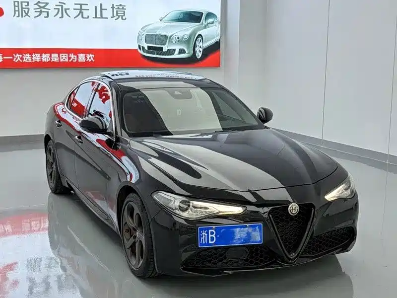 Фото 1 - Alfa Romeo Giulia
