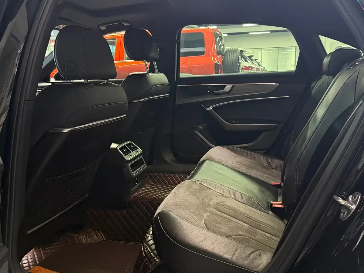 Photo 13 - Audi A6L