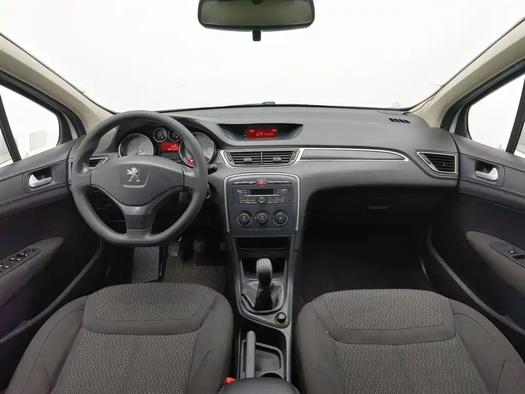 Peugeot 308 2014 Model Joy Edition Classic 1.6L Manual Superior Style фото 5