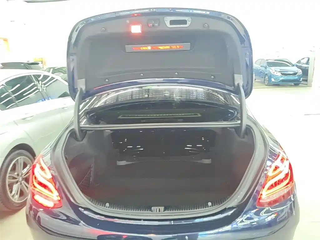 Mercedes-Benz C-Class 2017 C 200 L Sport фото 15