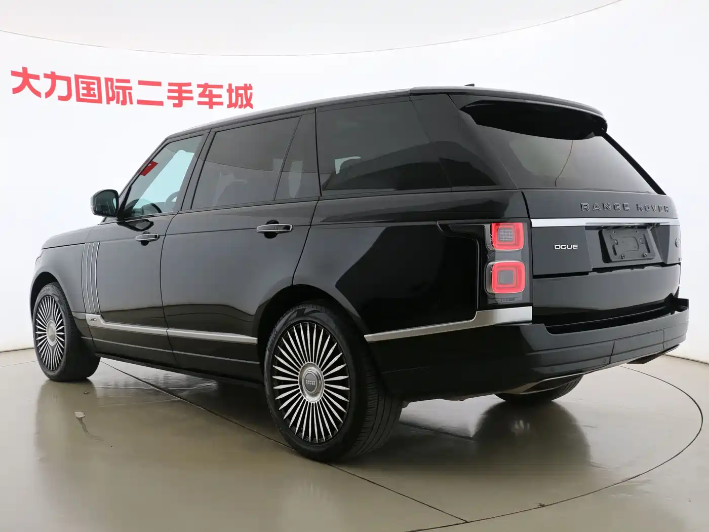 Land Rover Range Rover 2019 3.0 SC V6 Heritage Extended Edition фото 9