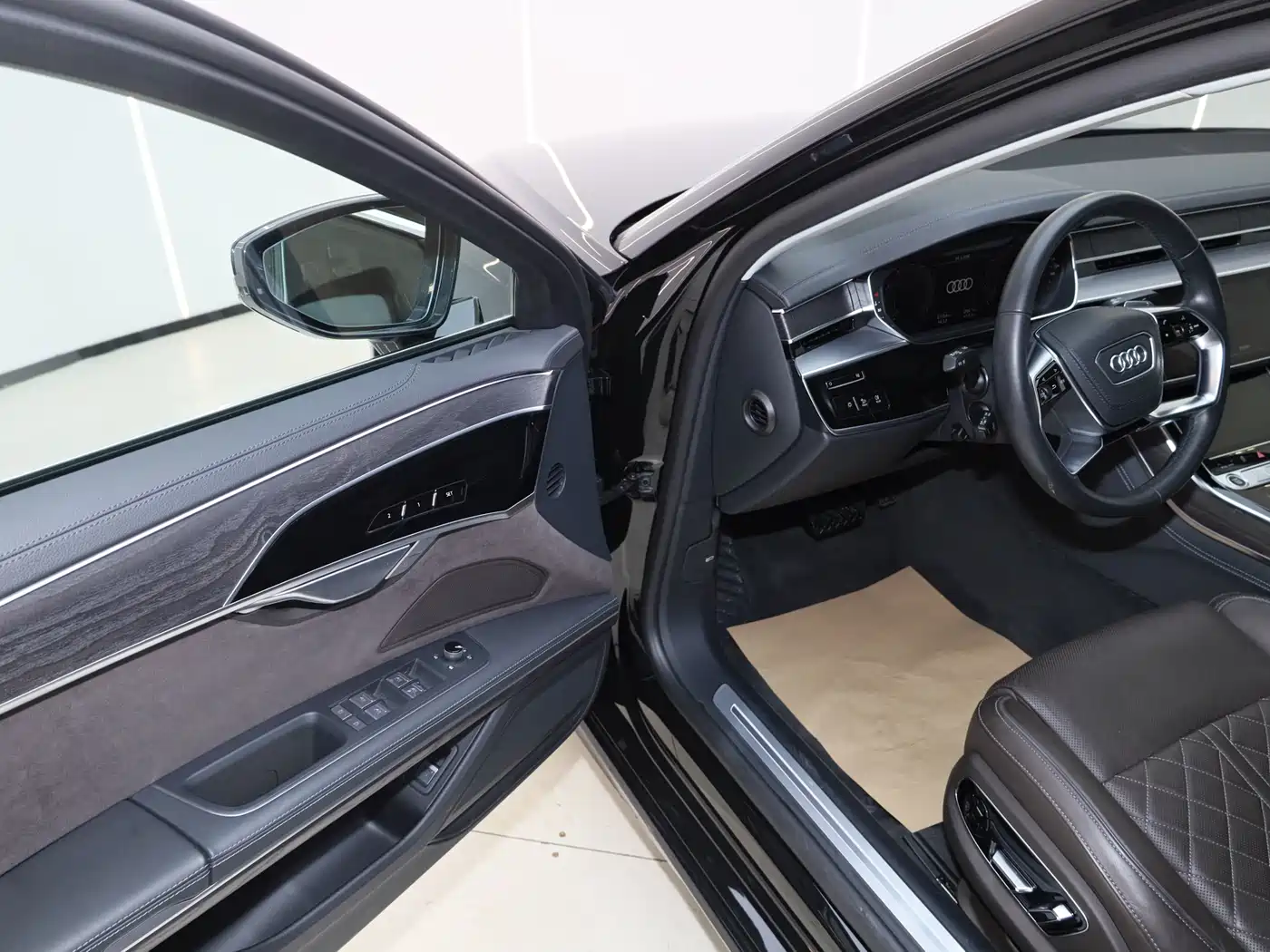 Audi A8 2023 A8L 50 TFSI quattro Exclusive фото 28