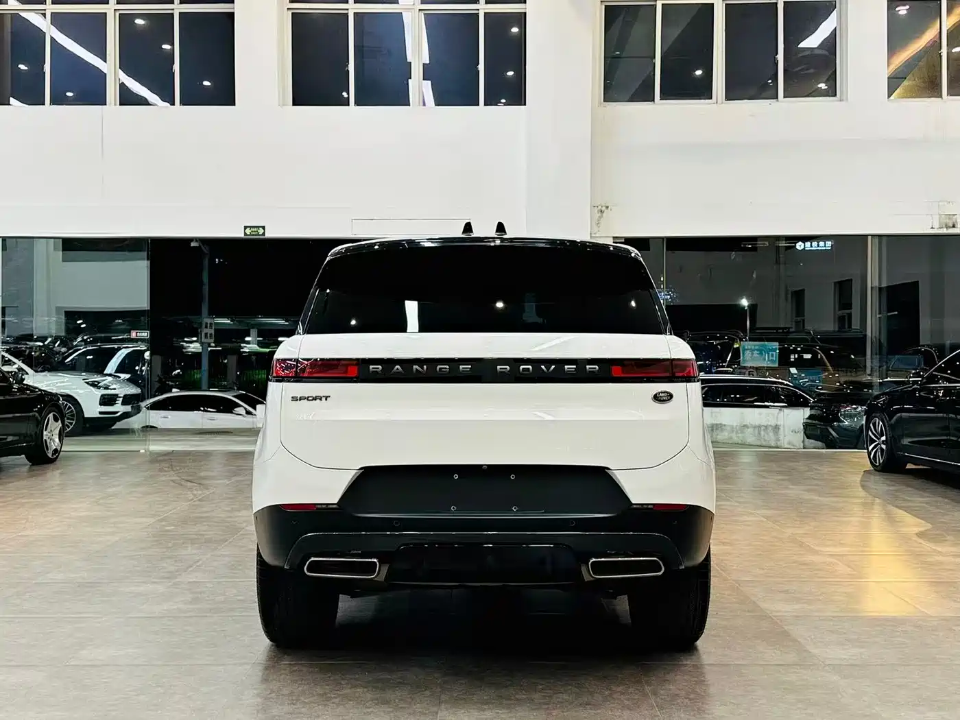 Land Rover Range Rover Sport 2023 360PS S фото 5