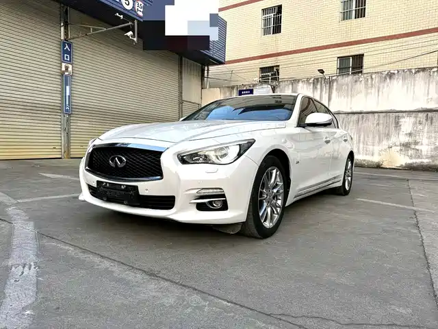 INFINITI Q50L