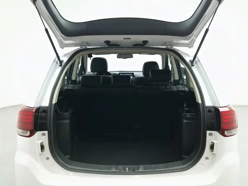 Mitsubishi Outlander 2018 2.0L 2WD Glory Edition 5-seater фото 16