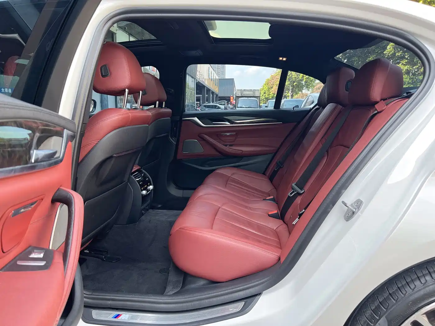 BMW 5 Series 2019 530Li Premium M Sport Package фото 16