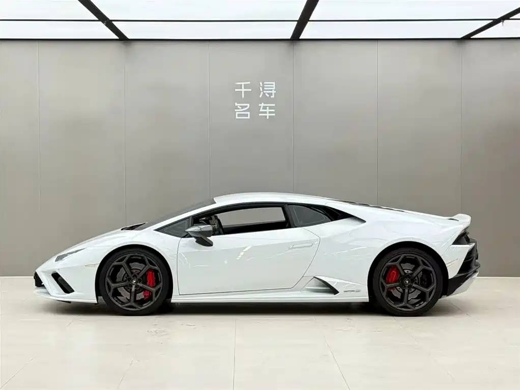 Lamborghini Huracán 2020 Huracán EVO RWD фото 3