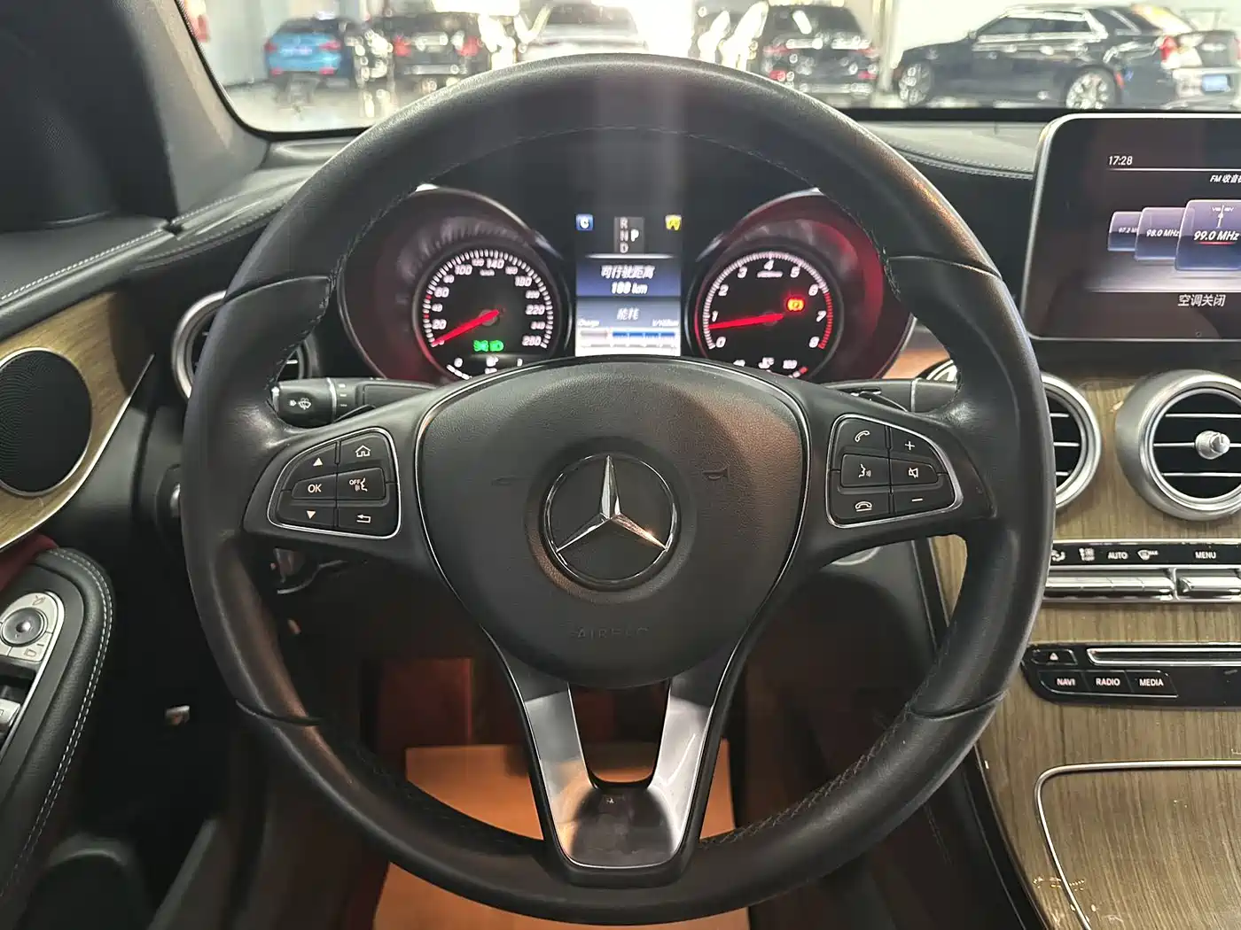 Mercedes-Benz GLC Coupe 2017 GLC 260 4MATIC Coupe SUV фото 12