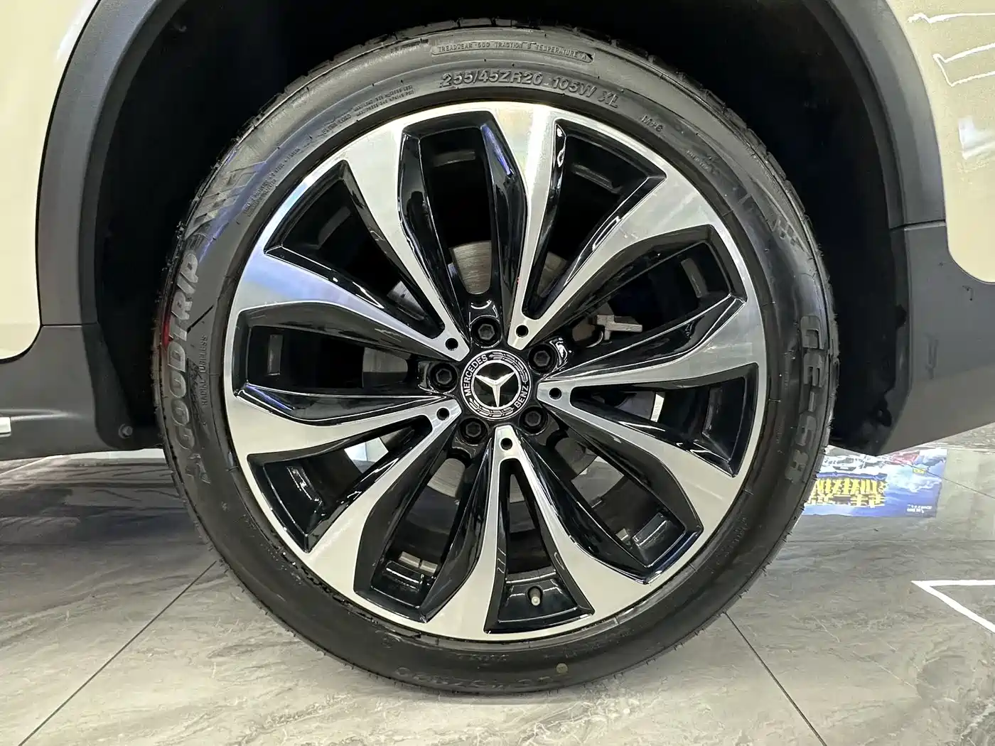 Mercedes-Benz GLC Coupe 2017 GLC 260 4MATIC Coupe SUV фото 18