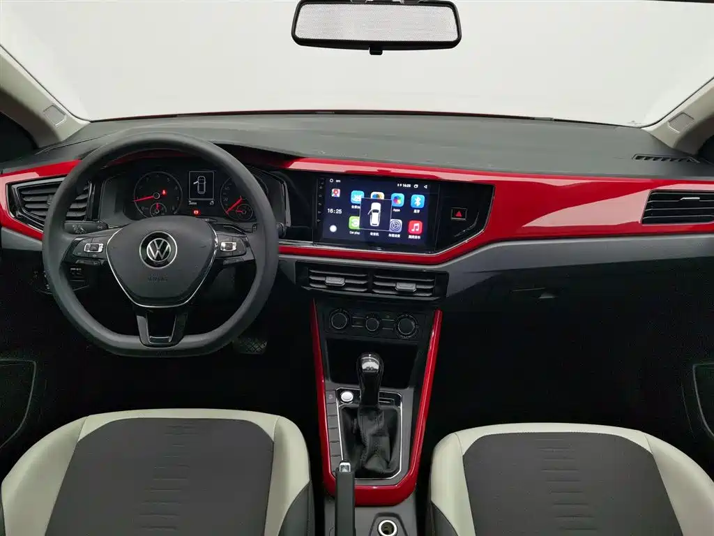 VOLKSWAGEN POLO