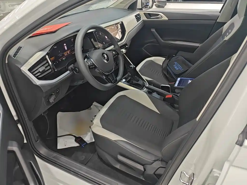 Volkswagen Polo 2023 2023 Facelift Plus 1.5L Auto Chroma Tech Edition
