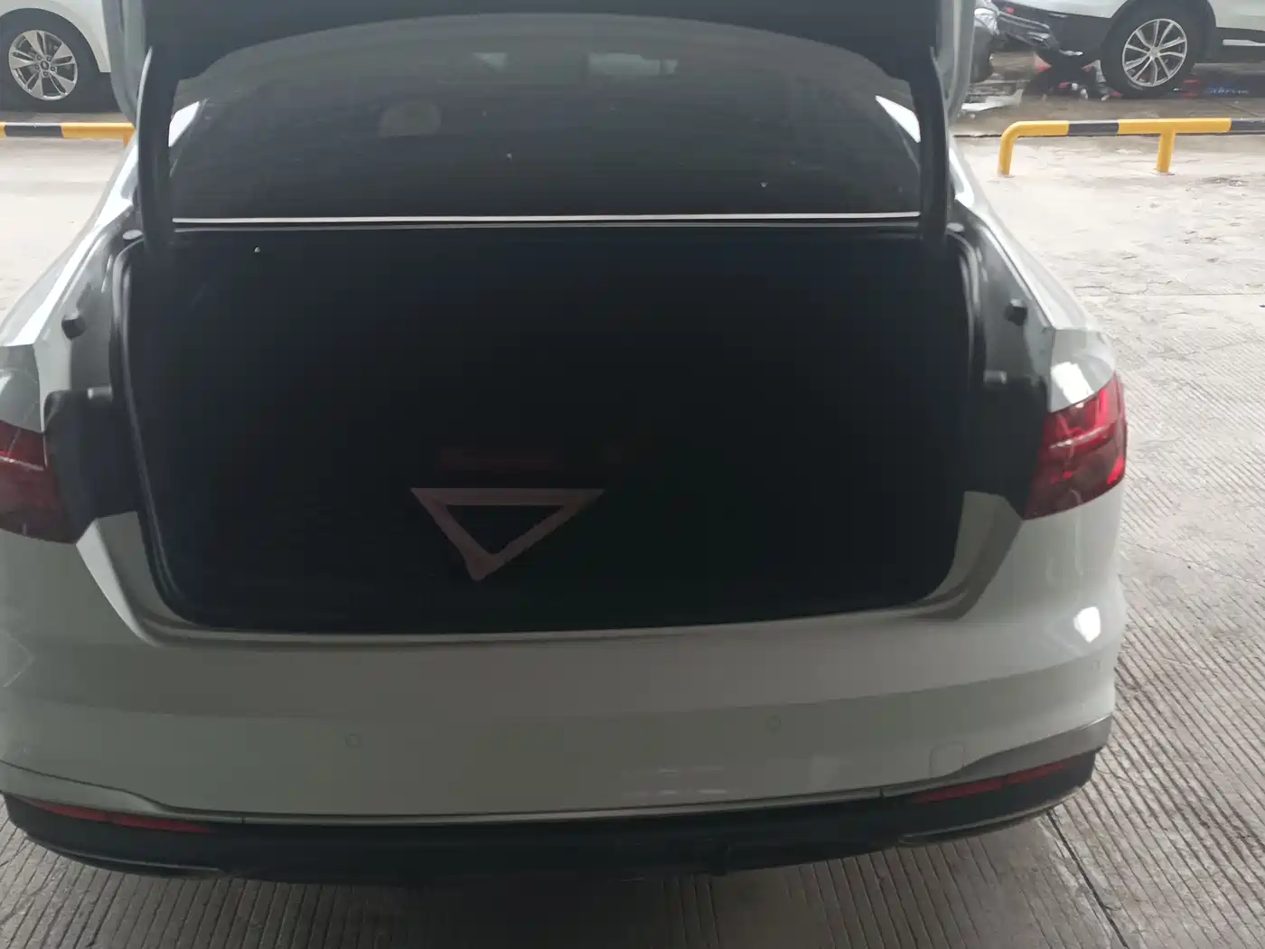 Audi A4L 2022 40 TFSI Luxury Dynamic фото 12