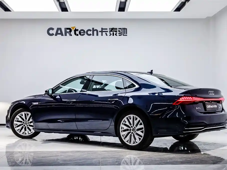 Audi A7L 2024 45TFSI S-line Dream Edition Crystal Package фото 4