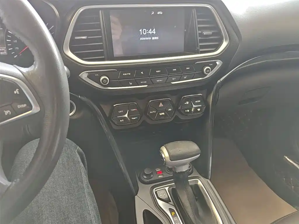 GAC Trumpchi Trumpchi GS4 2017 235T Automatic 2WD Luxury Smart Connected Edition фото 13