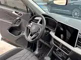 Photo 14 - Volkswagen Tiguan L