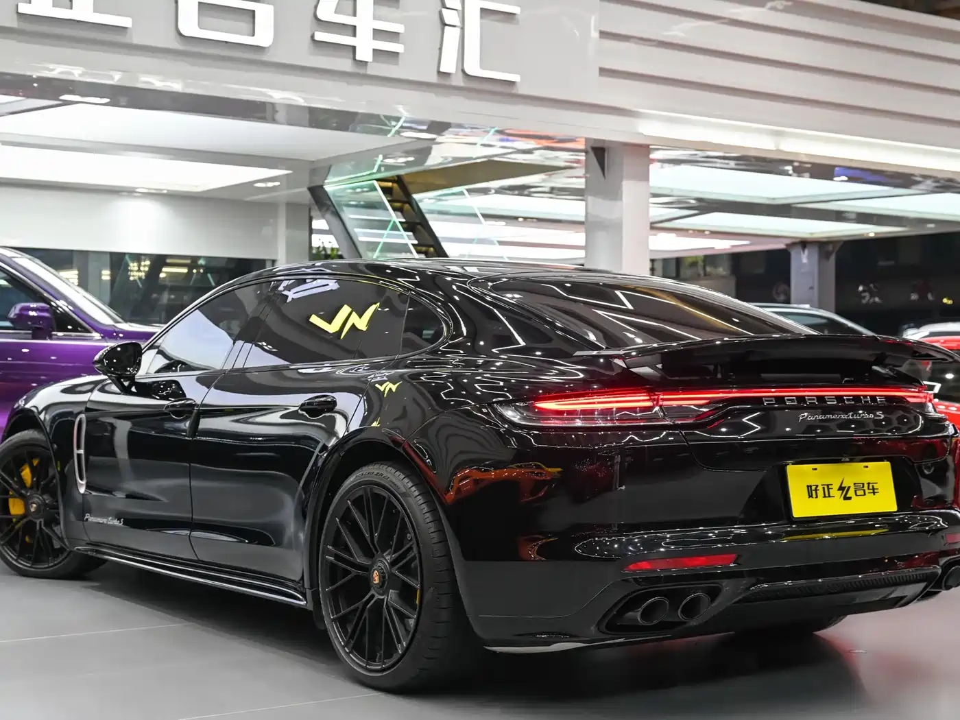 Porsche Panamera 2023 Panamera Turbo S Executive Long Wheelbase 4.0T фото 7