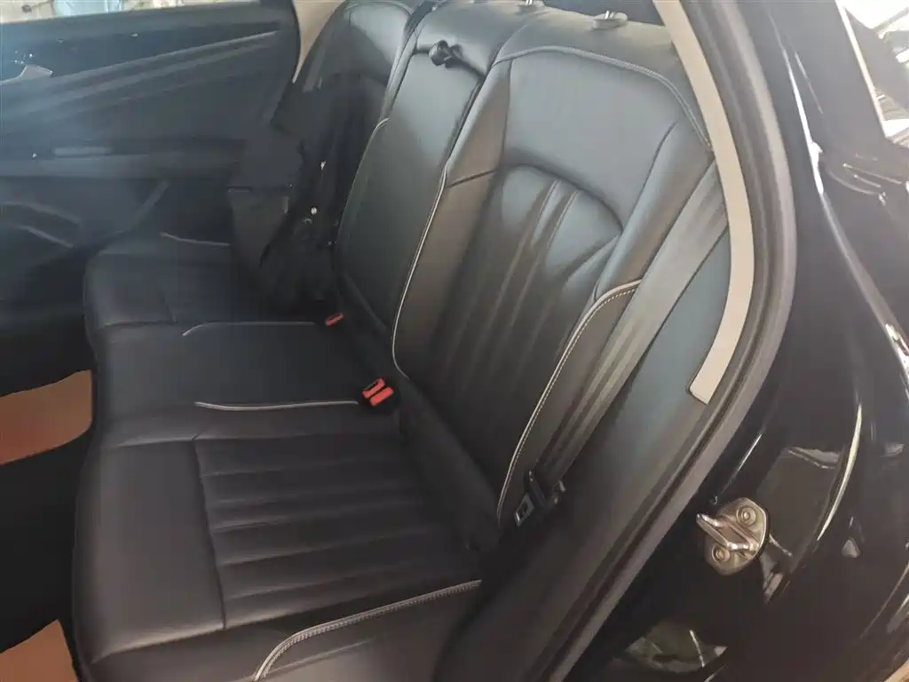 Volkswagen Passat New Energy 2022 430PHEV Hybrid Elite Edition фото 13