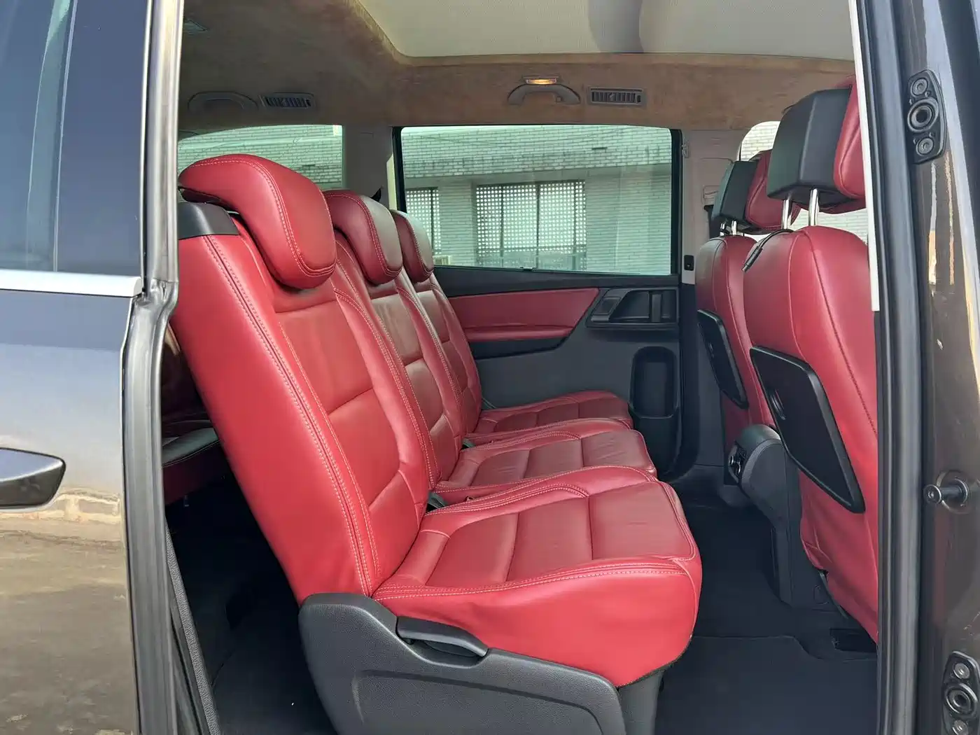 Volkswagen Sharan 2014 2.0TSI Comfort фото 15