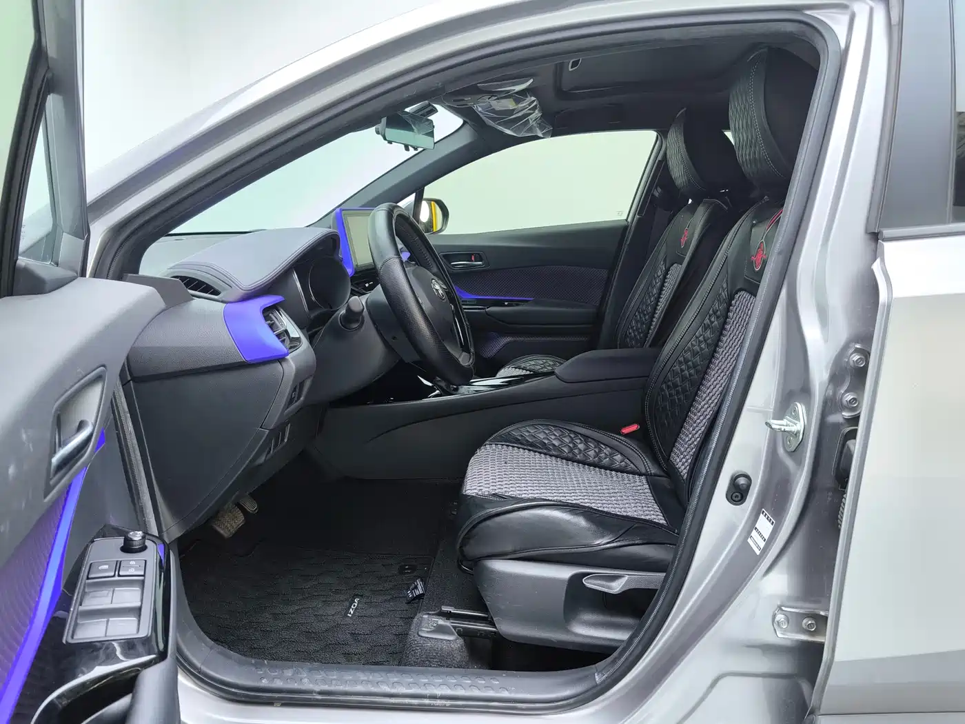 Toyota IZOA 2021 2.0L Yichi Edition фото 5
