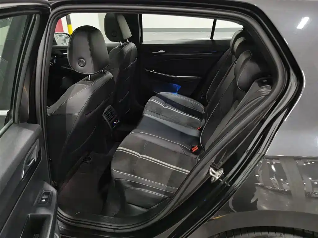 Volkswagen Golf 2021 280TSI DSG R-Line фото 15