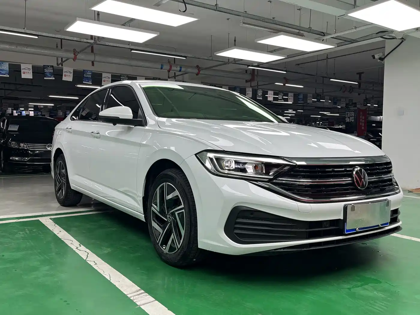 Volkswagen Sagitar 2025 Model Second Facelift 300TSI DSG Transcend Edition фото 3