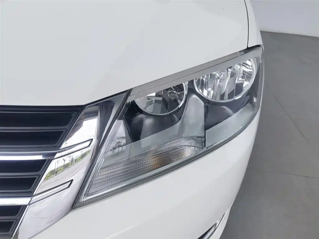 Volkswagen Lavida Tour 2013 1.4TSI Automatic Comfort фото 7