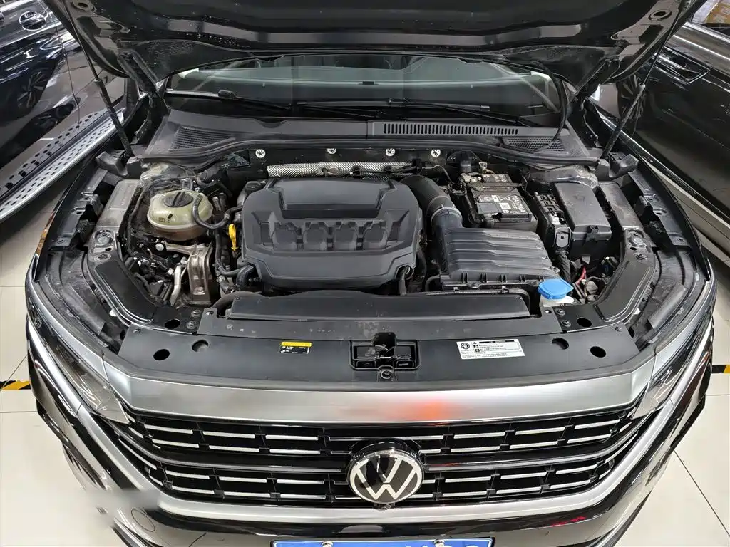 Volkswagen Passat 2024 380TSI Luxury фото 16