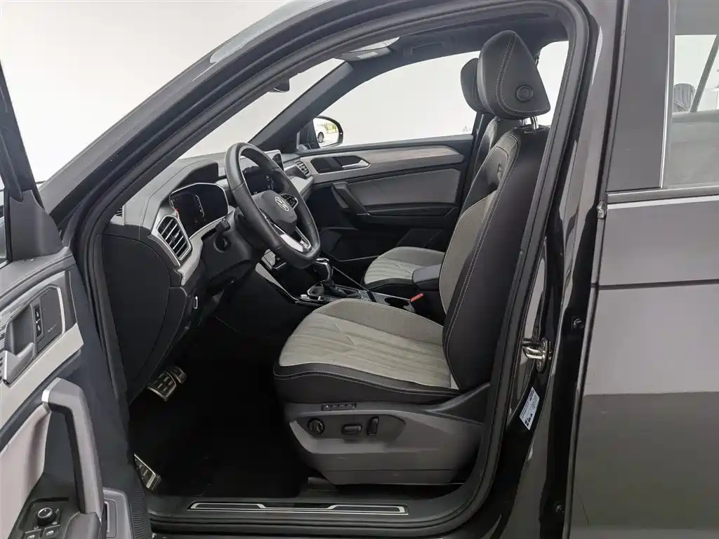 Volkswagen Tayron 2023 Facelift 380TSI 4WD R-Line Pro Smart Edition фото 10
