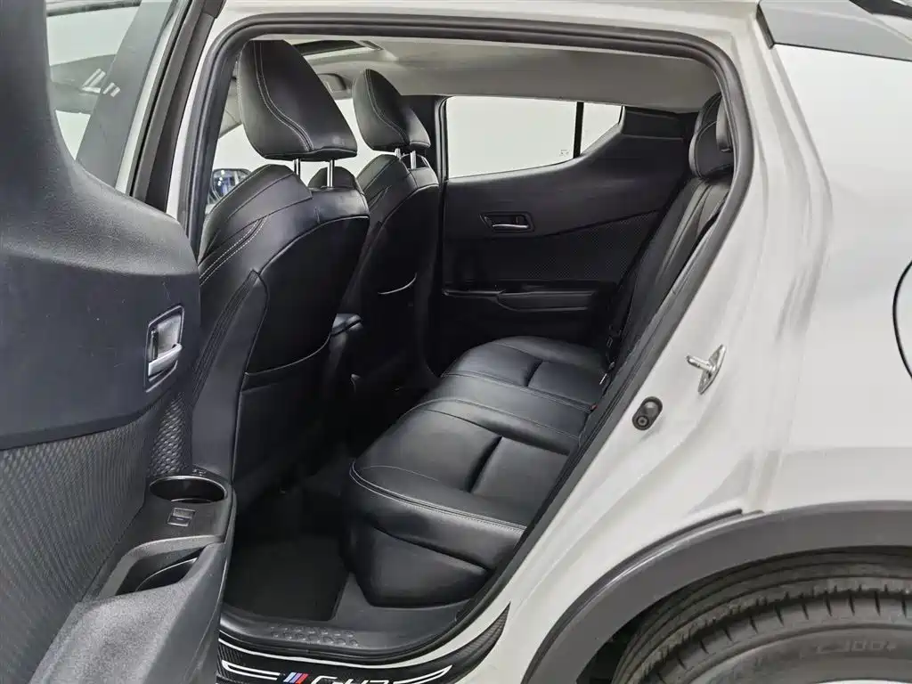 Toyota C-HR 2021 2.0L Comfort Edition фото 15