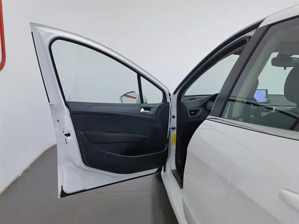 Peugeot 308 2014 Model Joy Edition Classic 1.6L Automatic Superior Style фото 8