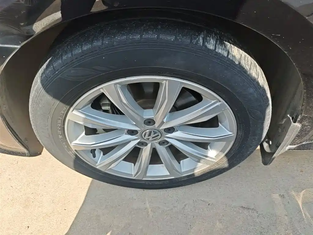 Volkswagen Passat 2017 330TSI DSG Prestige фото 23