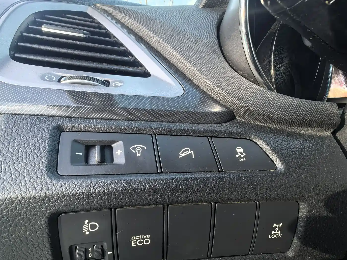 Hyundai Santa Fe 2015 2.0T Automatic 4WD Smart 5-Seater фото 8