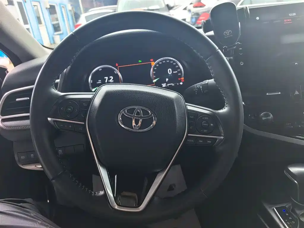 Toyota Camry 2021 Hybrid 2.5HG Luxury Edition фото 3