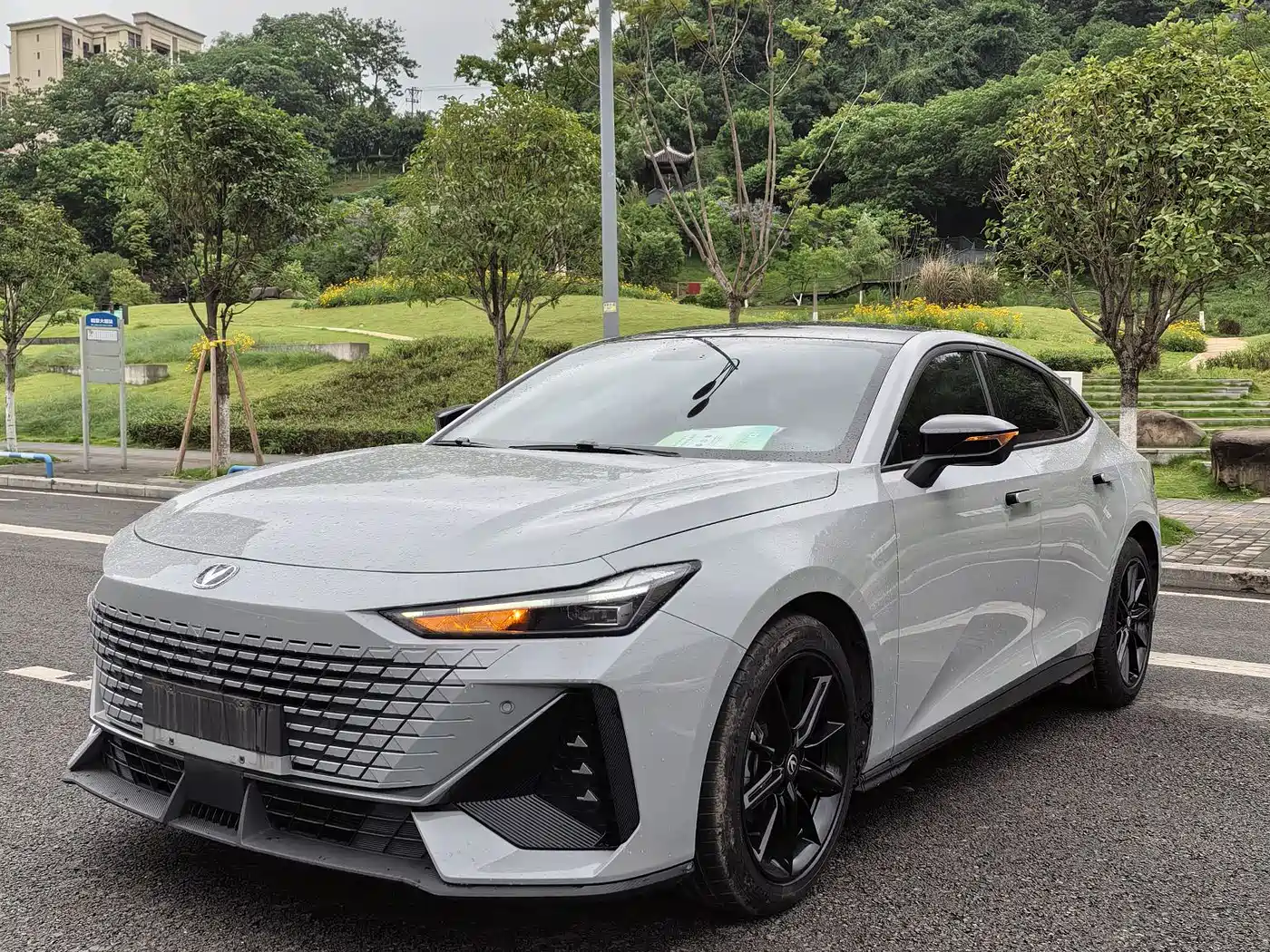 CHANGAN UNI-V