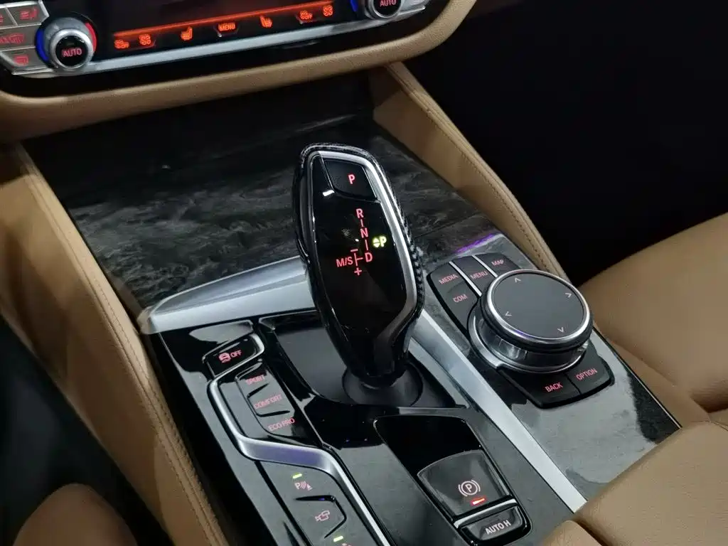 BMW 6 Series GT 2022 Model 630i M Sport Package фото 13