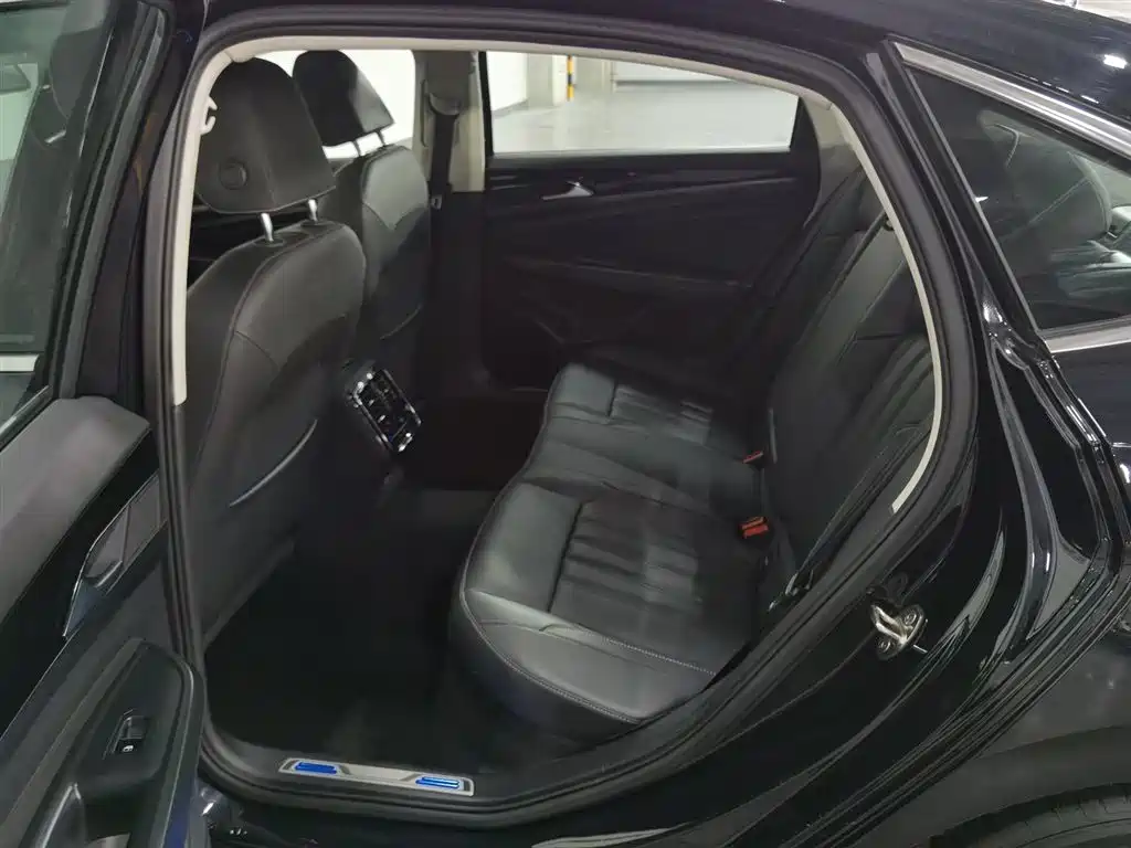 Volkswagen Passat New Energy 2022 430PHEV Hybrid Business Edition фото 15