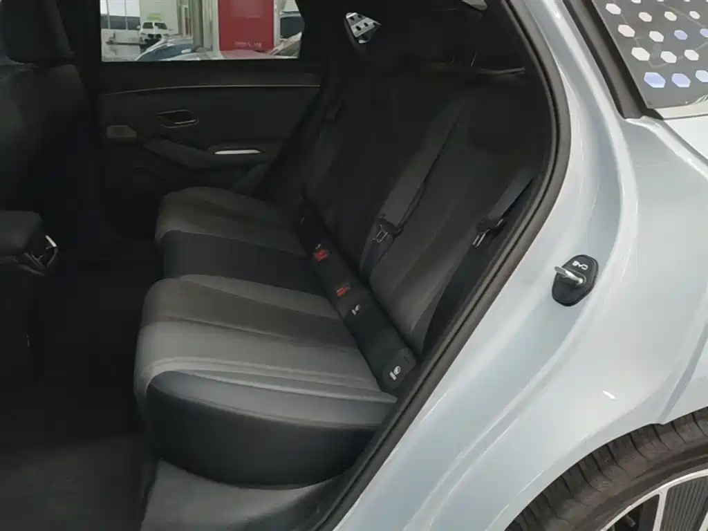 BYD Qin L 2024 DM-i 80KM Superior фото 17