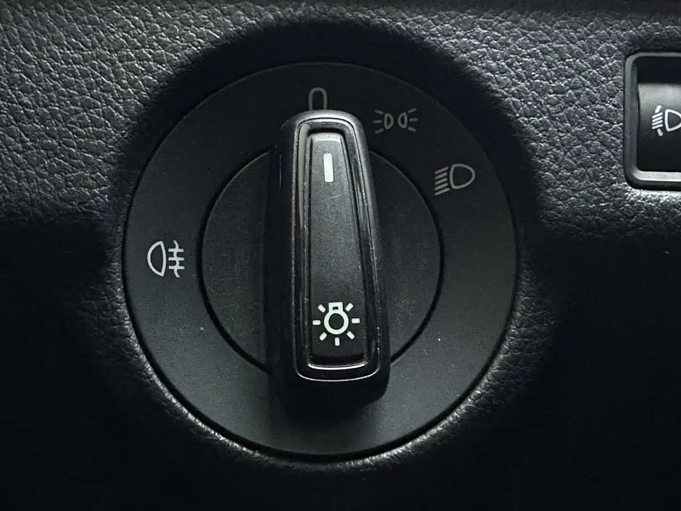 Škoda Kamiq 2022 GT 1.5L Automatic Ultimate Edition фото 19