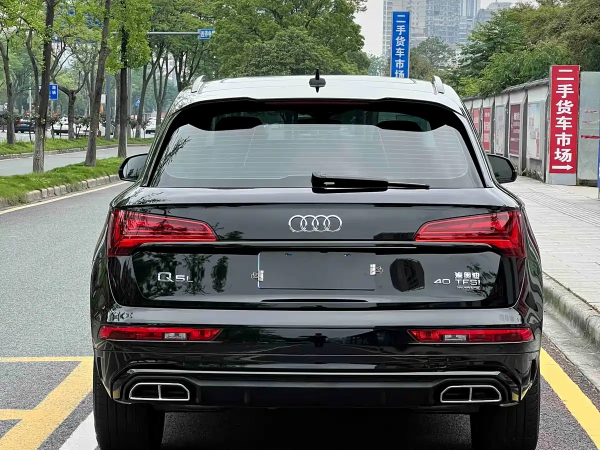 Audi Q5L 2023 40T Luxury Dynamic фото 5
