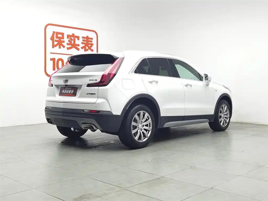 CADILLAC XT4