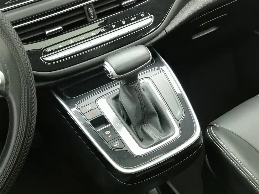 GAC Trumpchi Trumpchi M6 2021 270T DCT Luxury Edition (7-Seater) фото 13