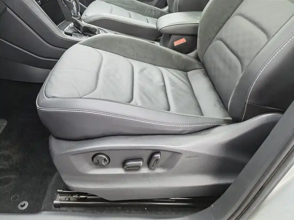 Volkswagen Tiguan L 2019 330TSI Auto 2WD Smart Luxury Edition China V фото 20