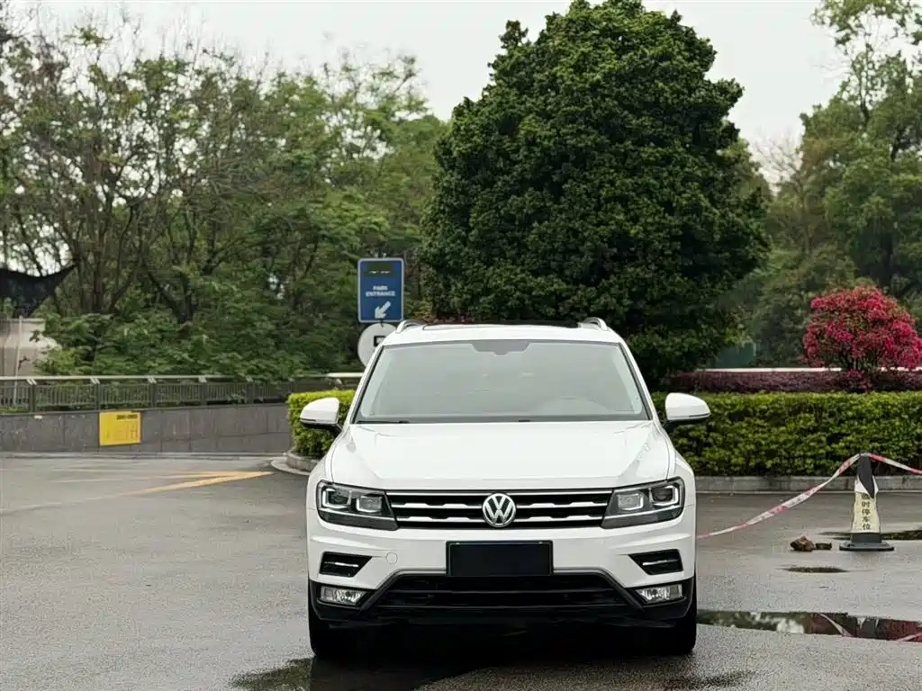 Volkswagen Tiguan L 2020 330TSI Auto 2WD Panorama Comfort China VI фото 2
