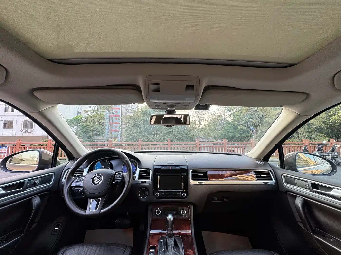 Volkswagen Touareg 2011 3.0TSI Standard фото 13