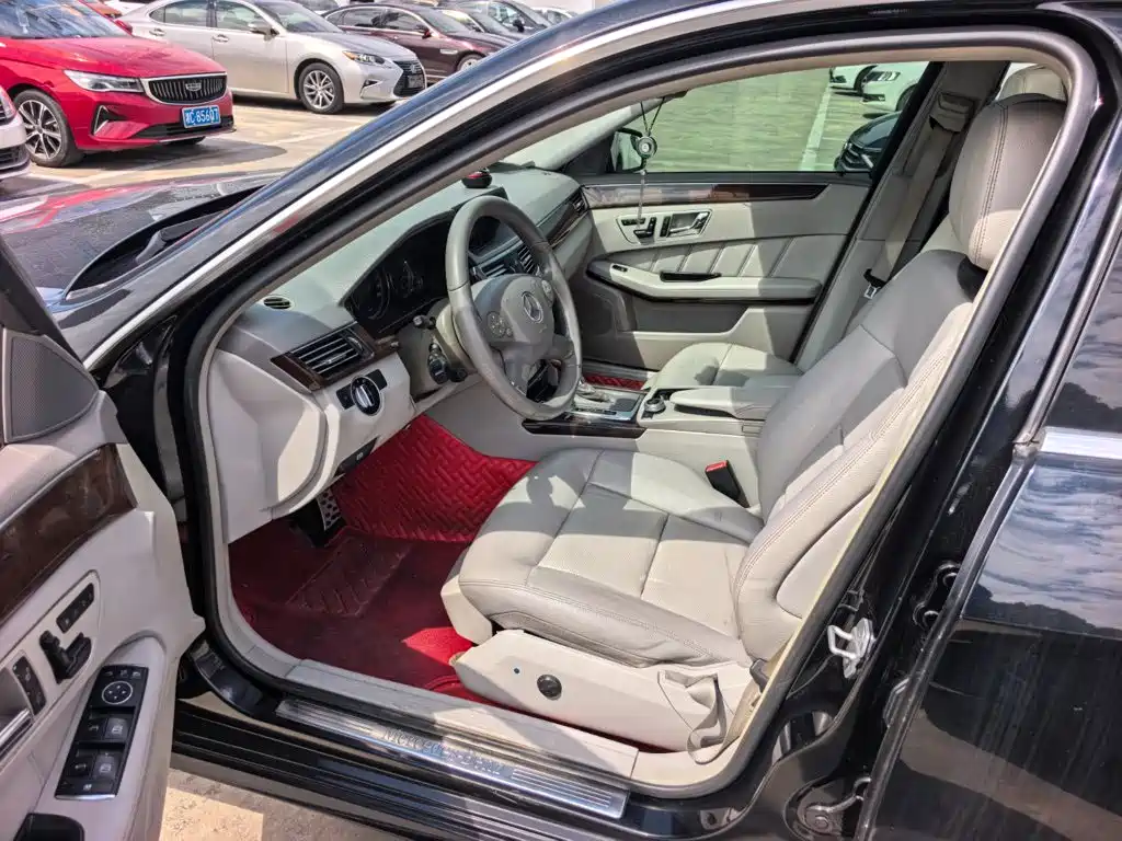 Mercedes-Benz E-Class 2011 2010 E 260 L CGI Elegance