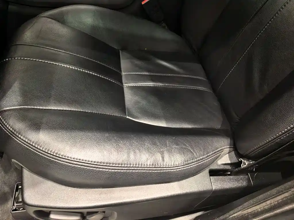 Land Rover Discovery 2016 3.0 SC V6 HSE фото 3