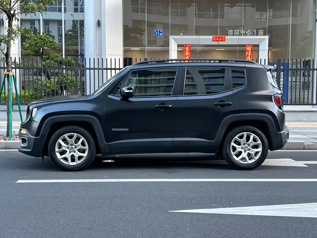 Jeep Renegade 2019 2018 Connected Large Screen Edition 180T Automatic High Energy