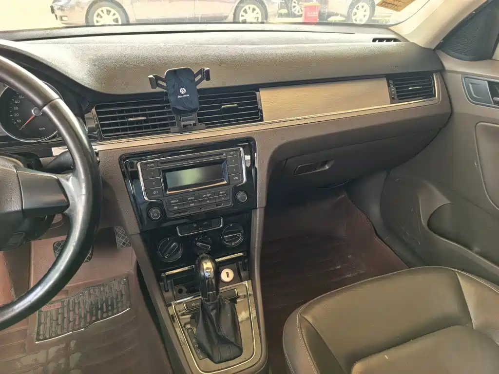 Volkswagen Bora 2013 2013 1.6L Automatic Comfort Model